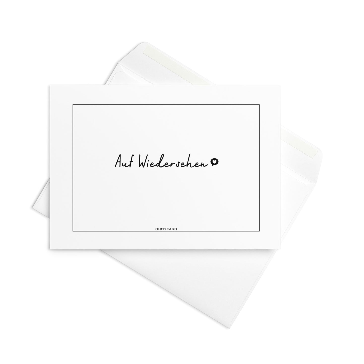 Die Auf Wiedersehen Karte von ohmycard: Weiße Abschiedskarte mit handgeschriebener deutscher Botschaft und kleinem Herz, stilvoll auf passendem weißen Umschlag präsentiert.