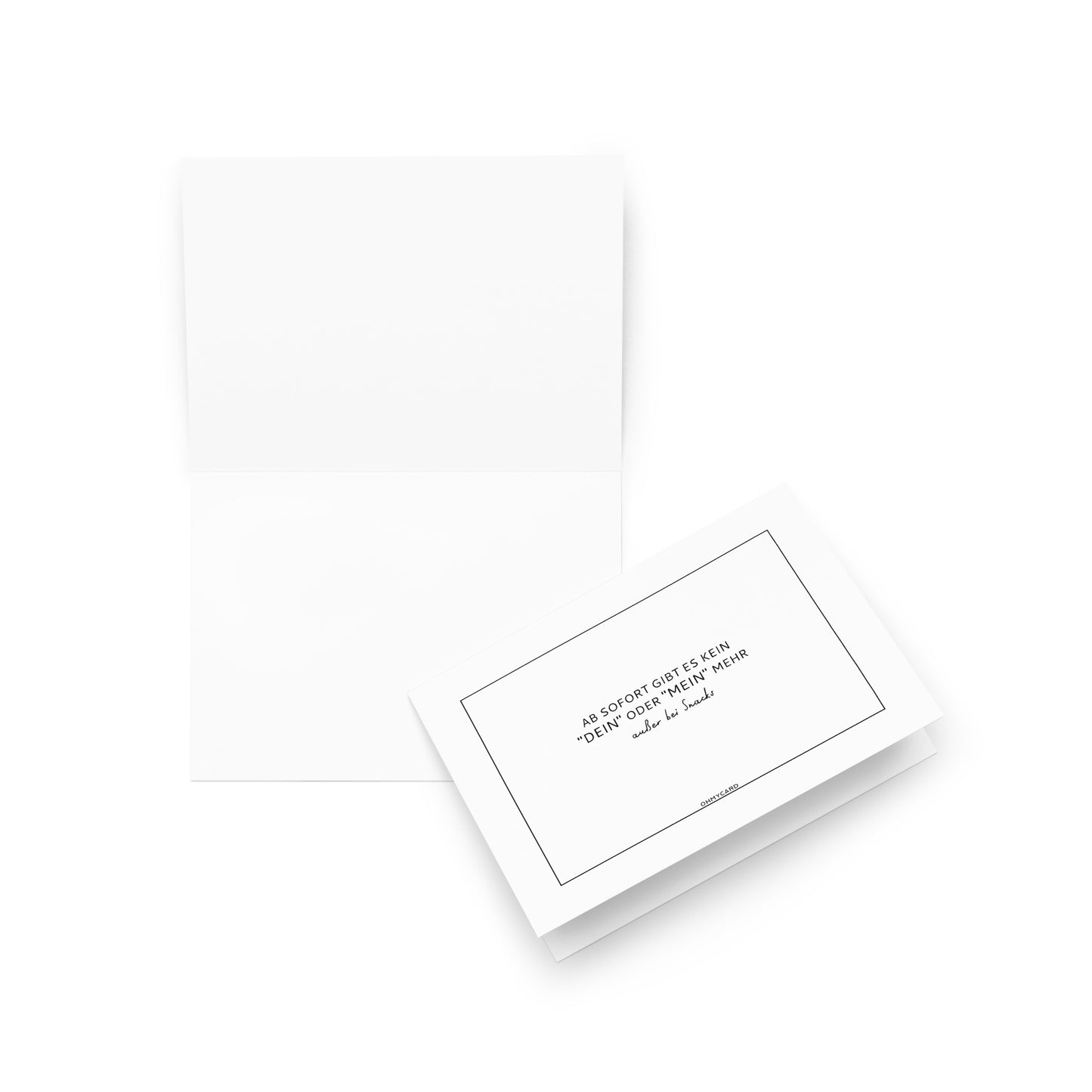 Die Hochzeitskarte "kein DEIN oder MEIN" von ohmycard besticht mit weißem Design, schwarzem Rand und dem Spruch "AB SOFORT GUT BEFINDEN ODER DEN ARZT WECHSELN" plus arabischer Zeile - das ideale Geschenk für frisch Vermählte.