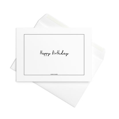 Die ohmycard "Happy Birthday" Geburtstagskarte zeigt schlichte schwarze Schrift auf weißem Grund und wird mit einem passenden Umschlag geliefert - perfekt als Karte zum Geburtstag.